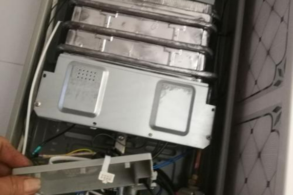 清理燃氣熱水器污水
